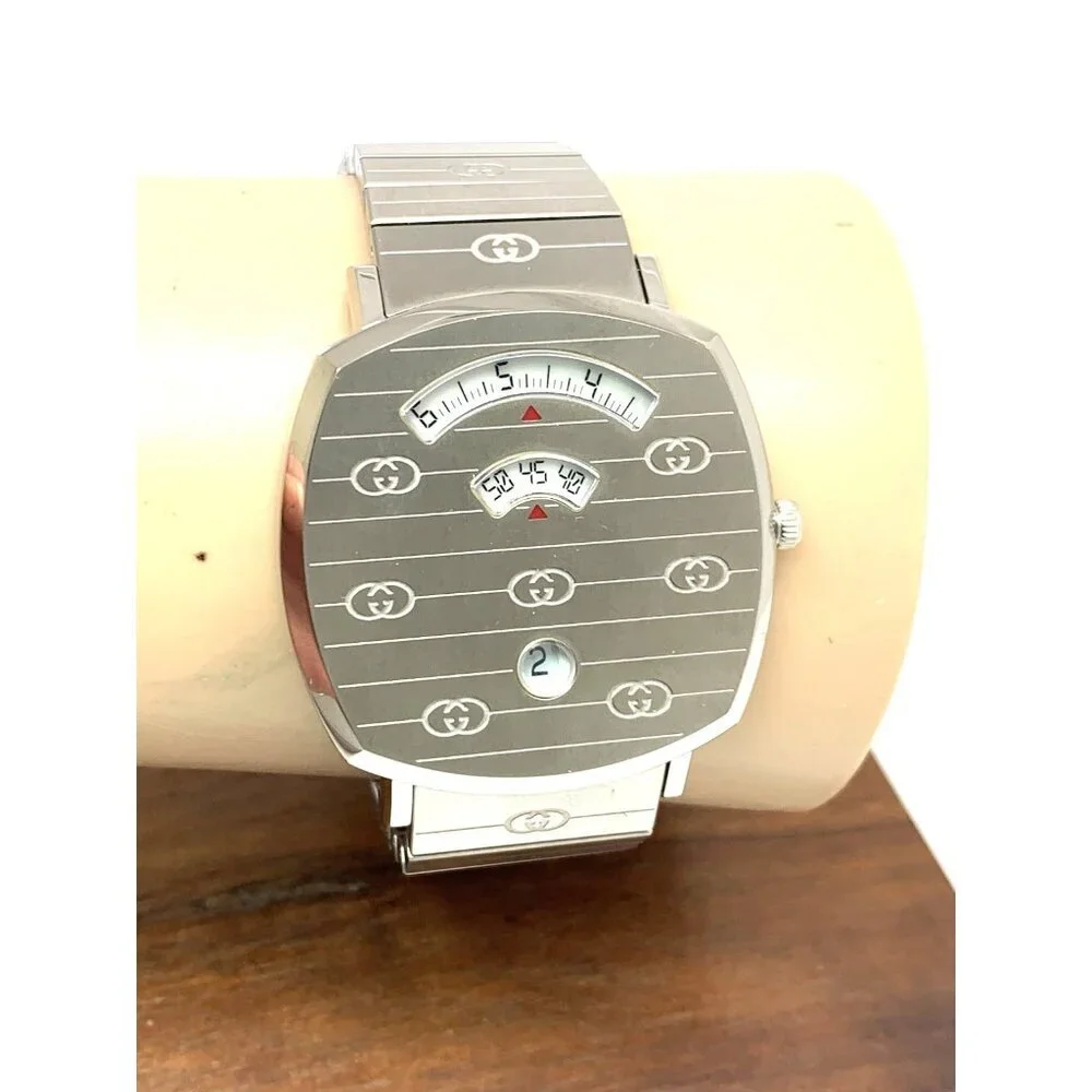 Gucci Unisex Watch YA157410 Swiss Quartz Jump Hour Dial Silver Steel 38mm